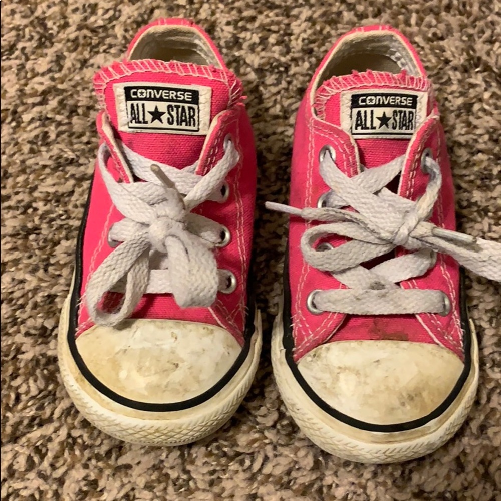 Infant girls converse